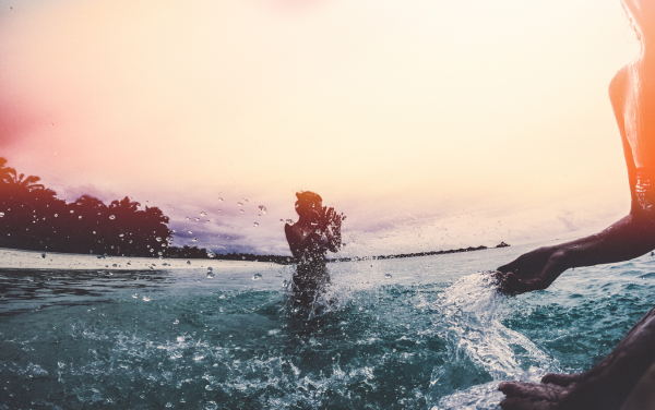 Experience the Scents of Summer with These Refreshing Summertime Diffuser Blends