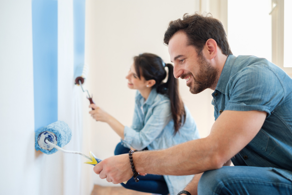 Enhancing the Painting Experience: The Benefits of Using Essential Oils in Fresh Paint