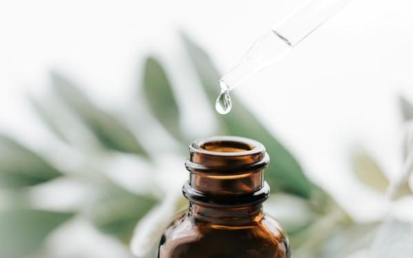 How to Use Essential Oils Safely: Dos and Don’ts