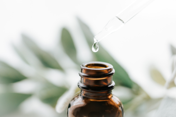 How to Use Essential Oils Safely: Dos and Don’ts